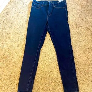 311 Levis| Shaping Jeans| Size 29| Dark Wash| Lightly Used|